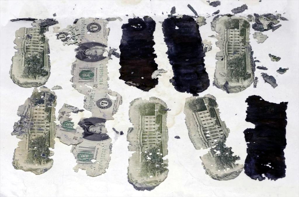 Billetes del rescate de D.B. Cooper encontrados en el río Columbia en 1980